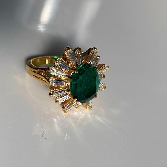 Jewelry - GOLD tone emerald green and clear crystal ring